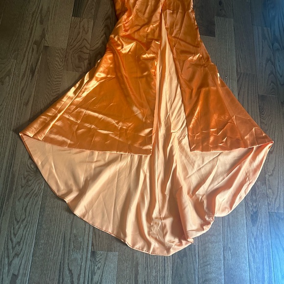 Sheath/Column Halter Charmeuse Bridesmaid Dresses With High Split - Picture 5 of 13